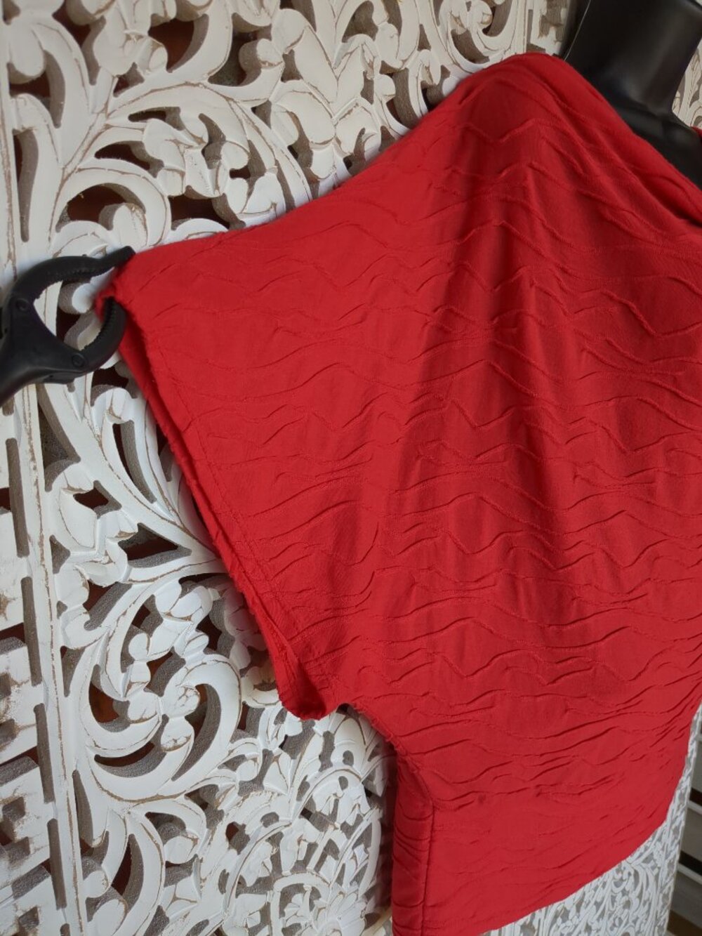 XL Flattering Red Top - Picture 3 of 9
